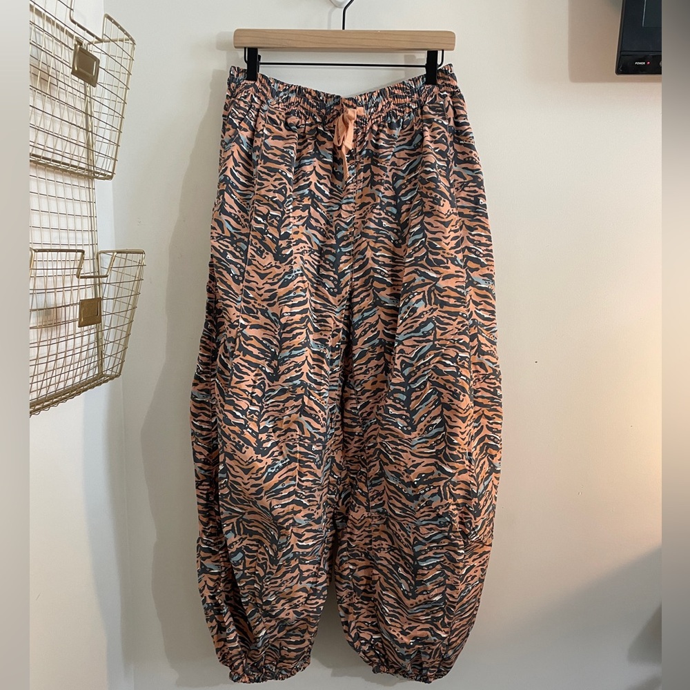Baggy- FP movement joggers, animal print (new)